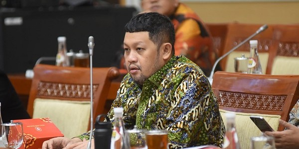 DPR Minta Polisi Tindak Tegas Preman Berkedok Ormas Pemalakan THR