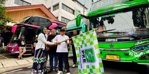 Ringankan Pemudik, Cak Imin Lepas 20 Bus Mudik Gratis PKB 2025