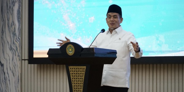 Wamenag Dukung Budaya Saling Memberi Saat Lebaran, Tolak Aksi Paksa Minta THR