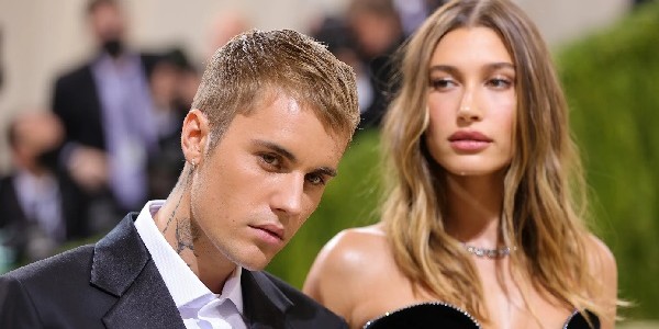 Hailey Bieber Klarifikasi Keputusan Tak Lagi Ikuti Justin di Instagram, Ungkap Kondisi Pernikahannya