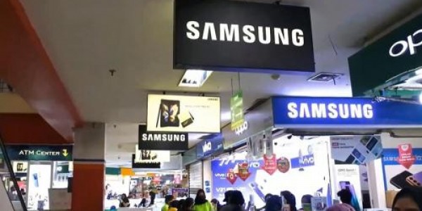 Tren Gen Z Bosan dengan Smartphone, Ponsel Jadul Jadi Pilihan Baru