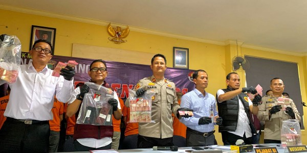 Berawal dari Tas Tertinggal di KRL, Polisi Bongkar Sindikat Pembuat Uang Palsu