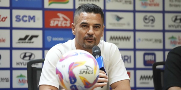 Kembali Ditonton The Jakmania, Carlos Pena Bidik Kemenangan atas Persebaya
