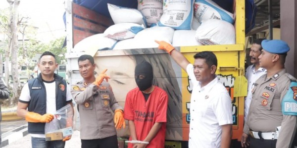 Polres Sampang Gagalkan Penyelundupan Pupuk Bersubsidi 9,6 Ton