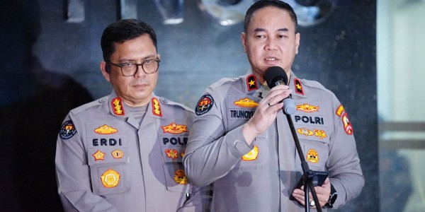 Polri Selamatkan Ketua Komnas HAM Papua saat Diserang KKB di Sungai Rawara