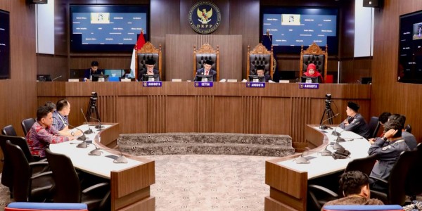 Dugaan Selingkuh, DKPP Berhentikan Ketua KPU Kabupaten Kaur