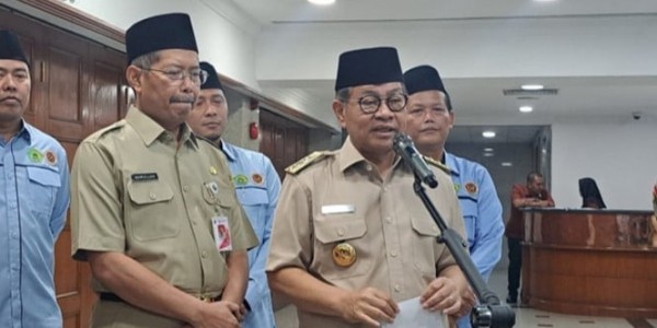 Kukuhkan 120 Petugas Haji, Gubernur DKI Ingatkan Jangan Bikin Repot Jemaah