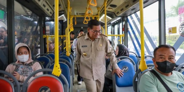 Pramono Jajal Transportasi Umum Berangkat  Kerja, Kecuali ke DPR