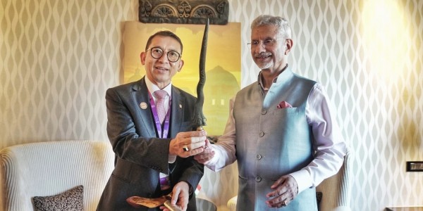 Bertemu Dengan Menlu India, Fadli Zon Sampaikan Belasungkawa atas Teror di Kashmir