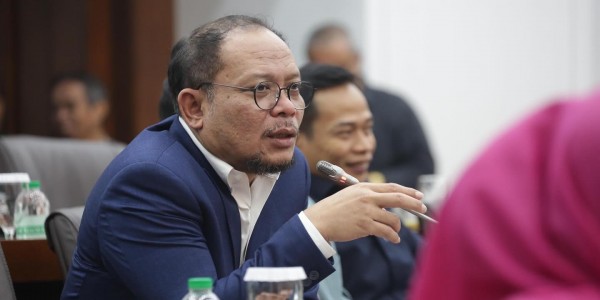 Hanif Dhakiri: Pertumbuhan Melambat, Pemerintah Harus Segera Koreksi Arah