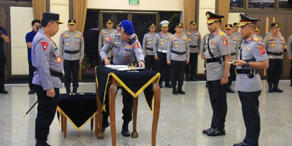 Kapolri Pimpin Sertijab, Irjen Rudi Setiawan Resmi Jabat Kapolda Jabar