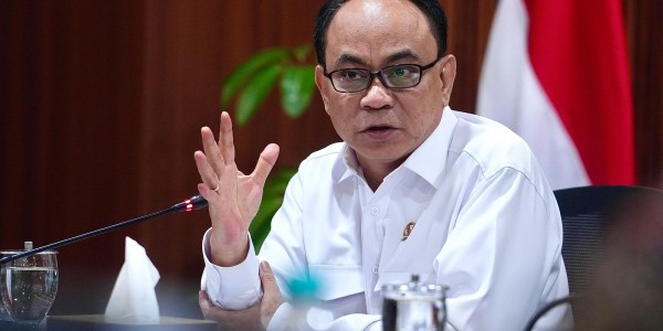 Menkop Bakal Hadiri Pelantikan Paus Leo XIV di Vatikan