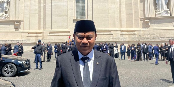 Hadiri Pelantikan Paus Leo XIV, Menkop: Ini Komitmen Indonesia Bangun Dialog Antariman