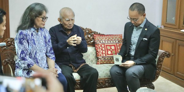 Saat Eddy Soeparno Catat Serius Masukan Emil Salim Untuk Akselerasi Ekonomi Karbon