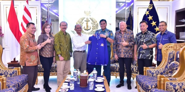 Manuver Politik, Kado Pilu Ultah ke-52 Himpunan Nelayan Seluruh Indonesia (HNSI)