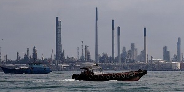 Pemerintah Sebaiknya Tinjau Ulang Setop Impor Minyak dari Singapura