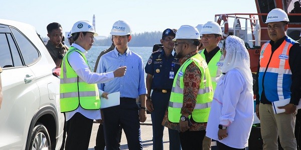 Bersama Gibran, Sultan Tinjau Langsung Proses Pengerukan Pelabuhan Pulau Baai Bengkulu 