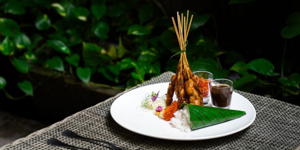 Midtown Hotel Surabaya Hadirkan Cita Rasa Otentik Khas Jawa Timur Lewat Sajian "Ayam Bumbu Petis"