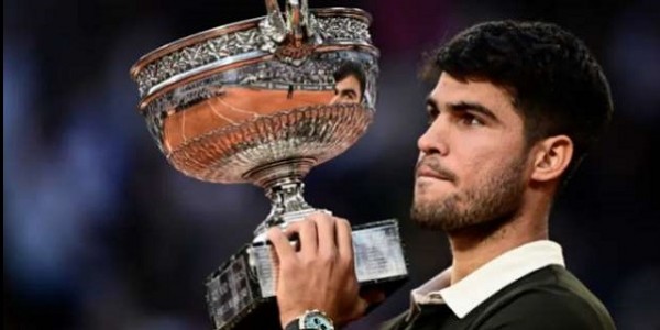 Carlos Alcaraz Juara Roland Garros 2025 Setelah Pertarungan Epik 5 Set Melawan Jannik Sinner