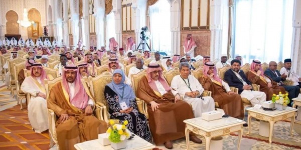Penuhi Undangan Putra Mahkota Kerajaan Arab Saudi, Gubernur Khofifah Hadiri Pertemuan Tahunan Haji di Istana Mina  