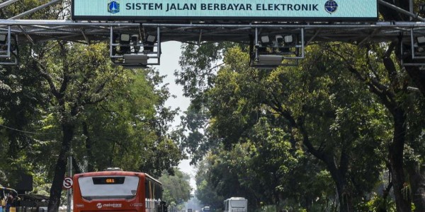 Gubernur DKI Berencana Naikan Tarif Parkir dan Terapkan Jalan Berbayar
