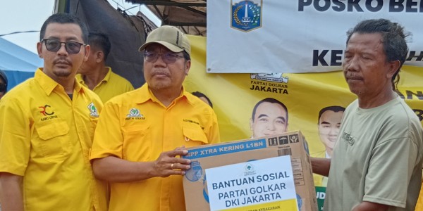 Golkar DKI Salurkan Logistik ke Korban  Kebakaran Kapuk Muara