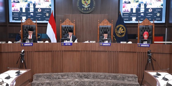 DKPP Pecat Ketua KIP Aceh Tamiang dan Anggota KPU Madiun