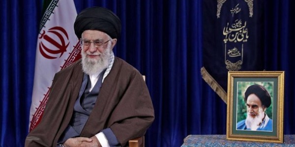 Ayatollah Khamenei Peringatkan AS untuk Menghindari Keterlibatan Militer terhadap Iran