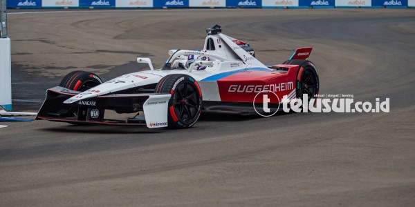 Jake Dennis Rebut Pole Position di Formula E Jakarta E-Prix 2025