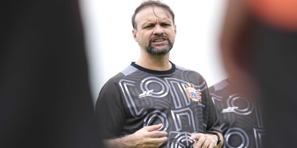 Rumor Thom Haye dan Jordi Amat ke Persija: Pelatih Serahkan Keputusan ke Manajemen