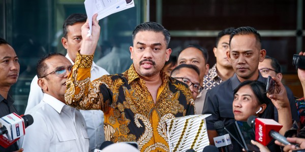 Maman Tegaskan Perjalanan Istrinya ke Luar Negeri Tak Gunakan Fasilitas Negara