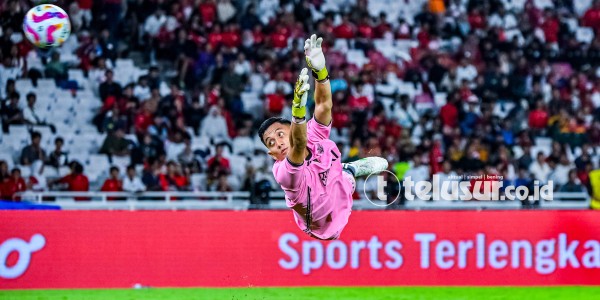 FOTO: Aksi Kiper Reza Arya Pratama Mengawal Gawang Liga Indonesia All-Star di Piala Presiden 2025