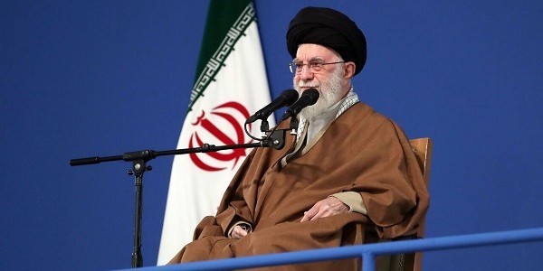 Ayatollah Khamenei Perpanjang Masa Jabatan Tiga Ulama di Dewan Konstitusi Iran