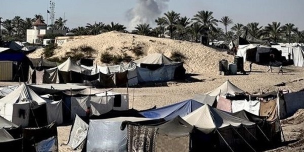 Tenda-Tenda Pengungsi Gaza Dibom Israel, 14 Tewas Termasuk Perempuan dan Anak-Anak