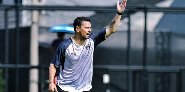 Carlos Pena Senang Peningkatan Kemampuan Para Pemain Persita