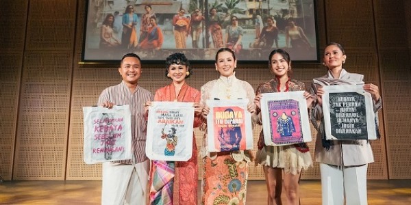 Hari Kebaya Nasional: Bukan Sekadar Busana, Tapi Simbol Perlawanan Budaya dan Identitas Bangsa