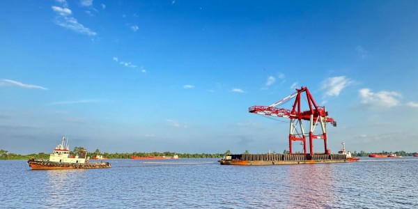 TPK Bangendang Tambah 1 Unit Alat Quay Container Crane, Optimis Layanan Jadi Lebih Baik