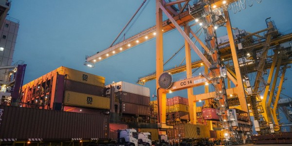 Arus Peti Kemas TPS Tumbuh Signifikan di Bulan Juli 2025