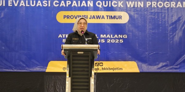 Kepala Kemendukbangga/BKKBN Jatim Kukuhkan Pengurus Forum Genre Jatim