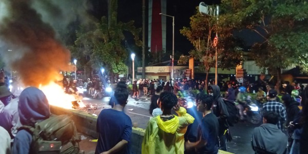 Dari Mako Brimob, Massa Jarah Markas Gegana di Kramat Raya