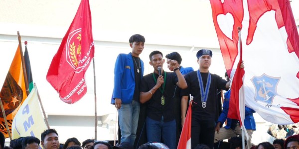 HMI Surabaya Sesalkan Kericuhan Aksi Solidaritas di Polrestabes, Serukan Masyarakat Tak Terprovokasi