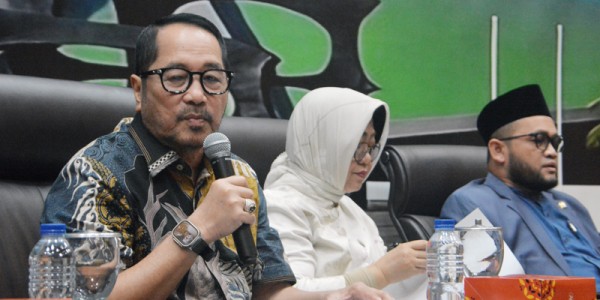 Diskusi Konstitusi dan Demokrasi  “Hubungan Pusat dan Daerah (Optimalisasi Desentralisasi dan Otonomi Daerah)”
