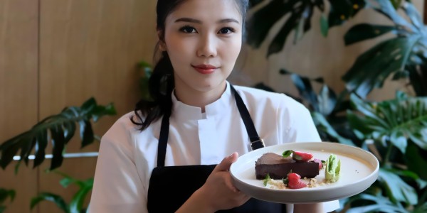 Four Points by Sheraton Surabaya Hadirkan “Chocolate Class” Bersama Juara MasterChef Indonesia Season 11