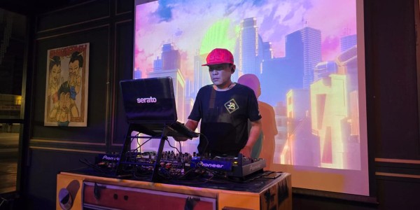 One Deck Gastropub, Tempat Hangout 24 Jam Favorit dengan Hiburan Tematik dan Menu Lezat di Surabaya
