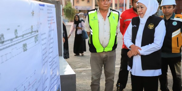 Gubernur Khofifah Pastikan Proyek Pelebaran Jalan Buduan-BTS Bondowoso Rampung Sebelum Tol Probowangi Beroperasi