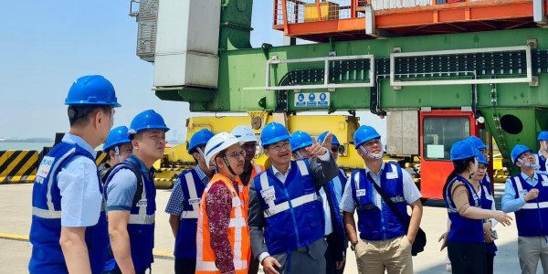 Saigon New Port Benchmark Digitalisasi dan Teknologi Greenport ke Terminal Teluk Lamong
