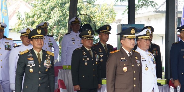Kasrem 084/Bhaskara Jaya Hadiri Parade Meriah HUT ke-80 TNI