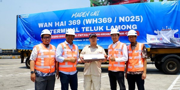 Sinergi untuk Pertumbuhan Logistik, PT Terminal Teluk Lamong Sambut Maiden Call Service TPI Pelayaran Wan Hai