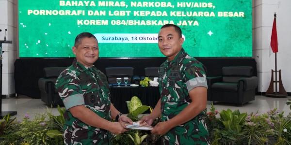 Penyuluhan Bahaya Miras, Narkoba, HIV/AIDS, dan LGBT untuk Keluarga Besar Korem 084/Bhaskara Jaya  