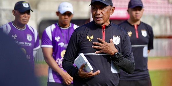 Gabung Persipura, Rahmad Darmawan Bawa Memori Juara 20 Tahun Lalu